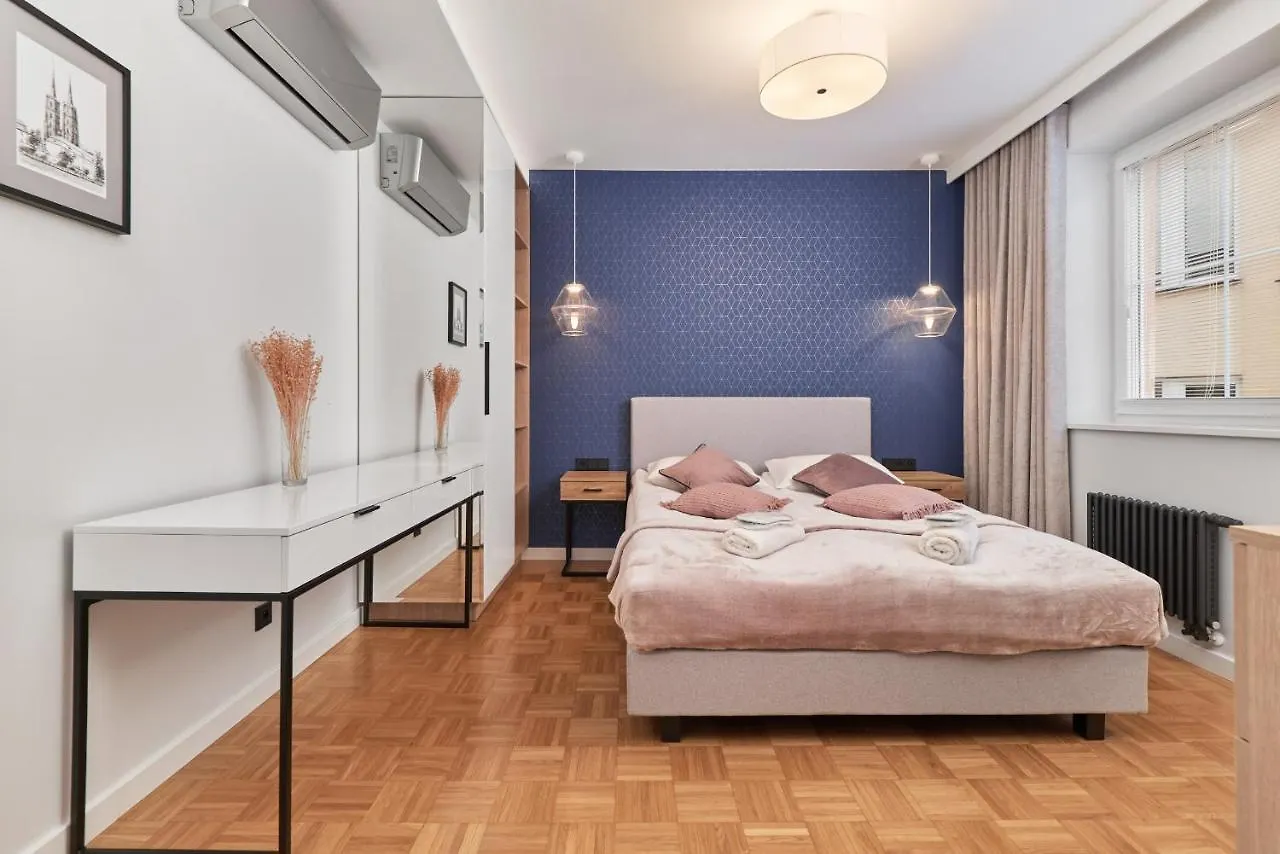 Apartment In The Heart Of Wroclaw By Renters Prestige Polonia