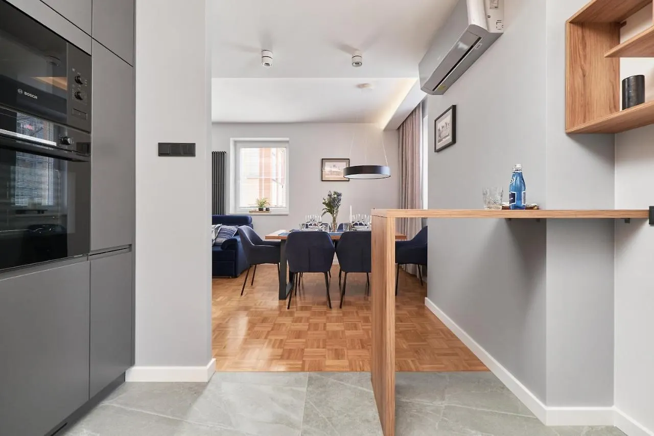 Apartment In The Heart Of Wroclaw By Renters Prestige 0*,