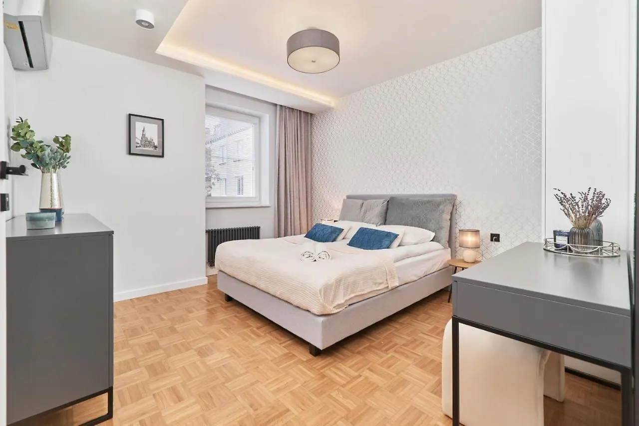 Apartment In The Heart Of Wroclaw By Renters Prestige