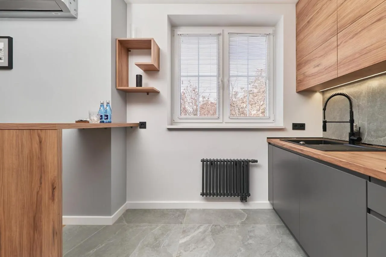 Apartment In The Heart Of Wroclaw By Renters Prestige Polska